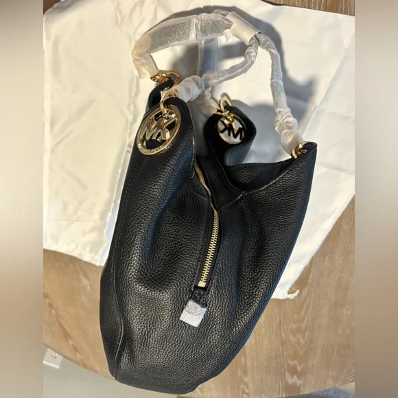 NWT! 🖤 MICHAEL Michael Kors • Fulton Large Leather Shoulder Bag - Black / Gold - Picture 11 of 16